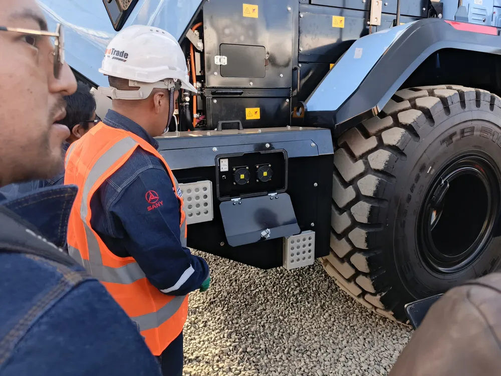 WhatsApp Image 2025-06-12 at 17.37.06 (1)