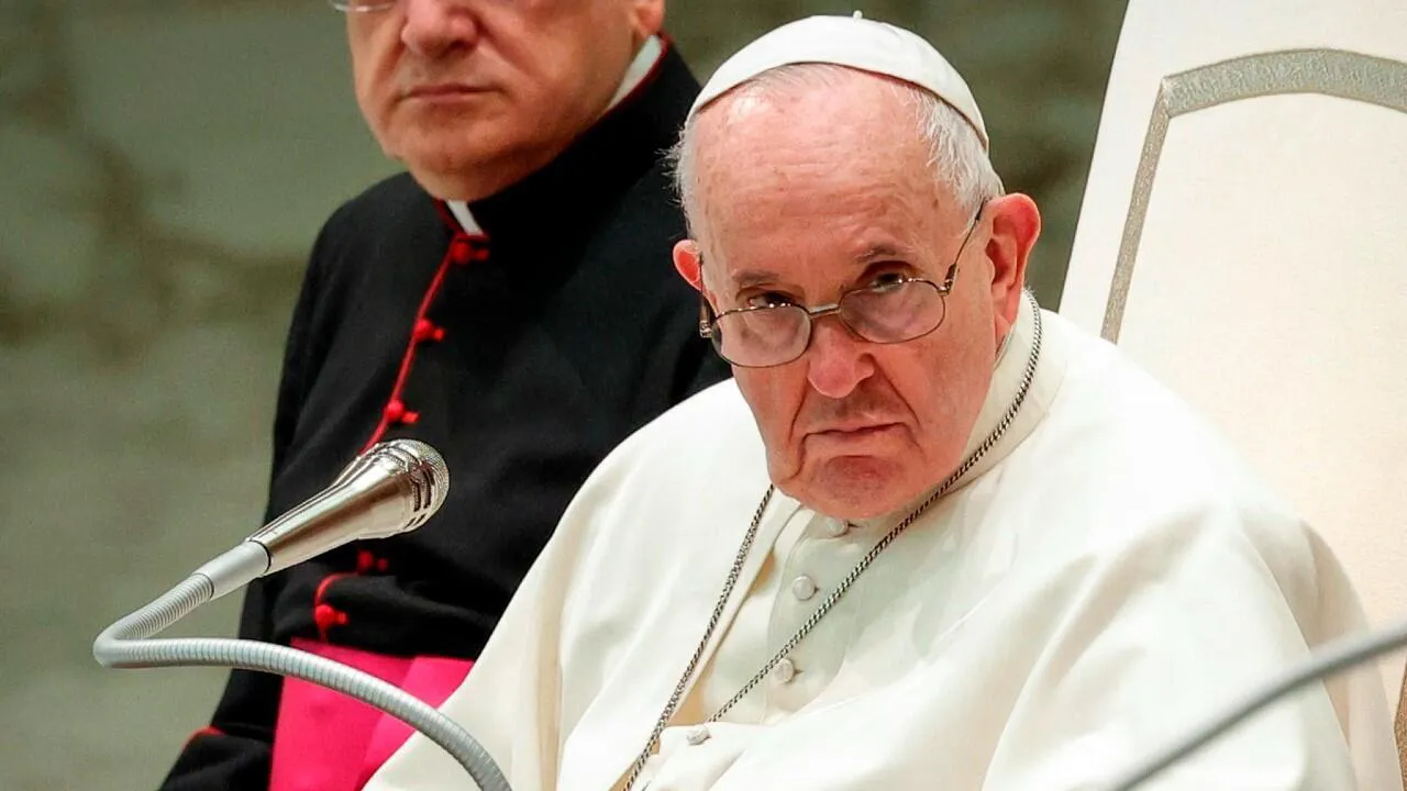 Papa admite errores IMG