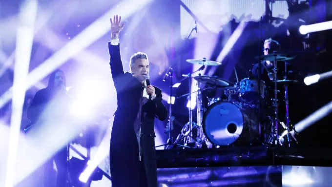 robbie-williams-20250409152119787