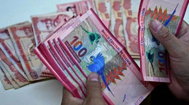 u-billetes-de-corte-de-100-boliv