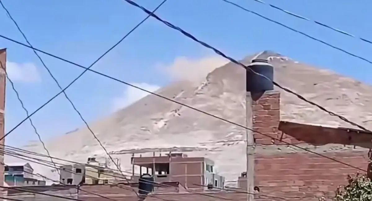 cerro-rico-genera-alarma-polvareda-reportan-una-nueva-senal-de-inestabilidad-en-potosi-1361049